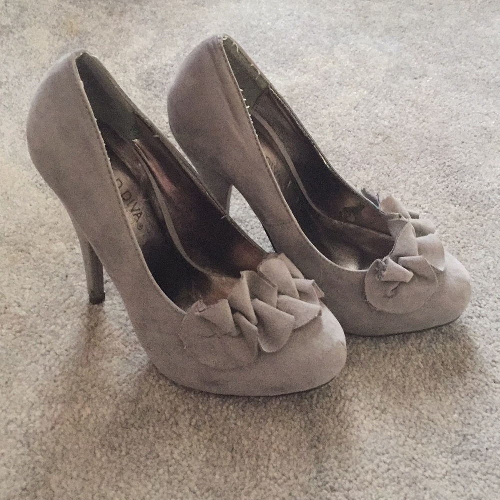 Wild diva heels size 5